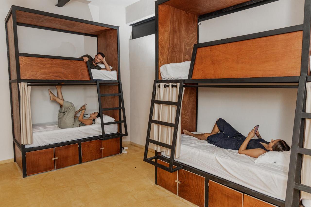 Caleta Hostel Rooftop & Pool Канкун Екстер'єр фото